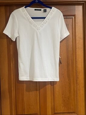 NWT Speculation White V-Neck Short Sleeve Top with Beaded Trim